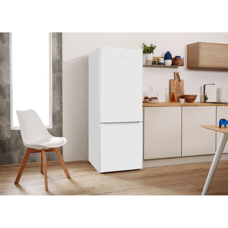 Indesit-Combine-refrigerateur-congelateur-Pose-libre-LR6-S1-W-Blanc-2-portes-Lifestyle-perspective