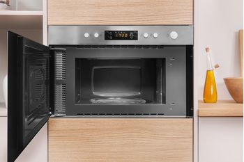 Indesit Four micro-ondes Encastrable MWI 5213 IX Stainless Steel Electronique 22 Micro-ondes + gril 750 Lifestyle frontal open