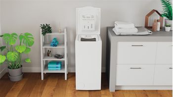 Indesit Lave-linge Pose-libre BTW L50300 FR/N Blanc Lave-linge top D Lifestyle frontal open