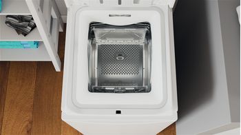 Indesit Lave-linge Pose-libre BTW L50300 FR/N Blanc Lave-linge top D Drum