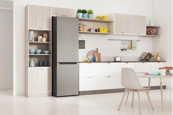 Indesit Combiné réfrigérateur congélateur Pose-libre INFC9 TI22X Inox 2 portes Lifestyle perspective