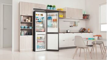 Indesit Combiné réfrigérateur congélateur Pose-libre INFC8 TT33X Inox 2 portes Lifestyle perspective open
