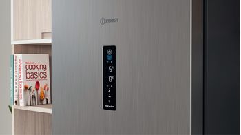 Indesit Combiné réfrigérateur congélateur Pose-libre INFC8 TT33X Inox 2 portes Lifestyle control panel