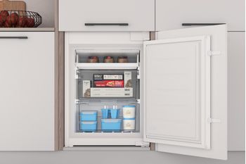 Indesit Combiné réfrigérateur congélateur Encastrable INC18 T332 Blanc 2 portes Lifestyle frontal open