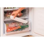 Indesit-Combine-refrigerateur-congelateur-Pose-libre-NCAA-55-Blanc-2-portes-Lifestyle-people