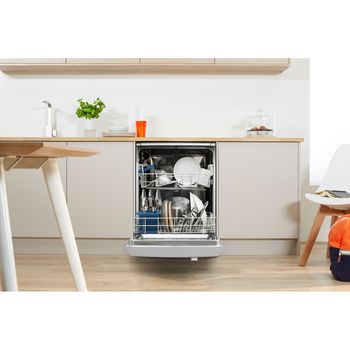 Indesit-Lave-vaisselle-Pose-libre-DDFG-26B17-S-EU-Pose-libre-A-Lifestyle-frontal-open