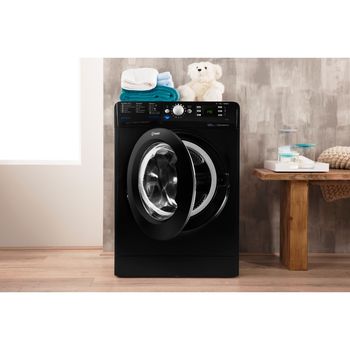 Indesit-Lave-linge-Pose-libre-BWE-81483X-K-FR-Noir-Lave-linge-frontal-A----Lifestyle-frontal-open