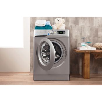 Indesit-Lave-linge-Pose-libre-BWE-71453X-S-FR-Argent-Lave-linge-frontal-A----Lifestyle-frontal-open