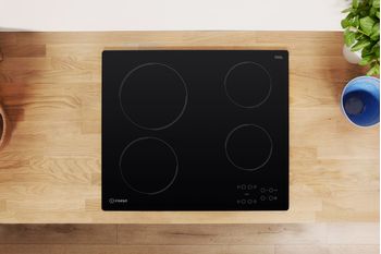 Indesit Table de cuisson RI 161 C Noir Radiant vitroceramic Lifestyle frontal