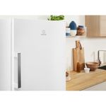Indesit-Refrigerateur-Pose-libre-SI6-1-W-Blanc-Lifestyle-detail