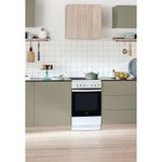 Indesit-Cuisiniere-IS5V5GCW-E-Blanc-Electrique-Lifestyle-perspective