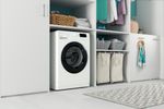 Indesit Lave-linge Pose-libre MTWE 81683 WK FR Blanc Lave-linge frontal D Lifestyle perspective