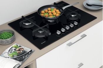 Indesit Table de cuisson ING 72T/BK Noir GAS Lifestyle perspective