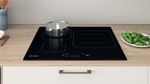 Indesit Table de cuisson IS 33Q60 NE Noir Induction vitroceramic Lifestyle frontal top down