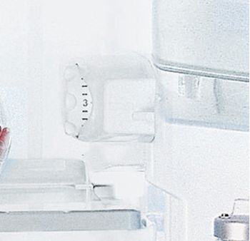 Indesit Combiné réfrigérateur congélateur Pose-libre TAA 5 V 1 Blanc 2 portes Control panel