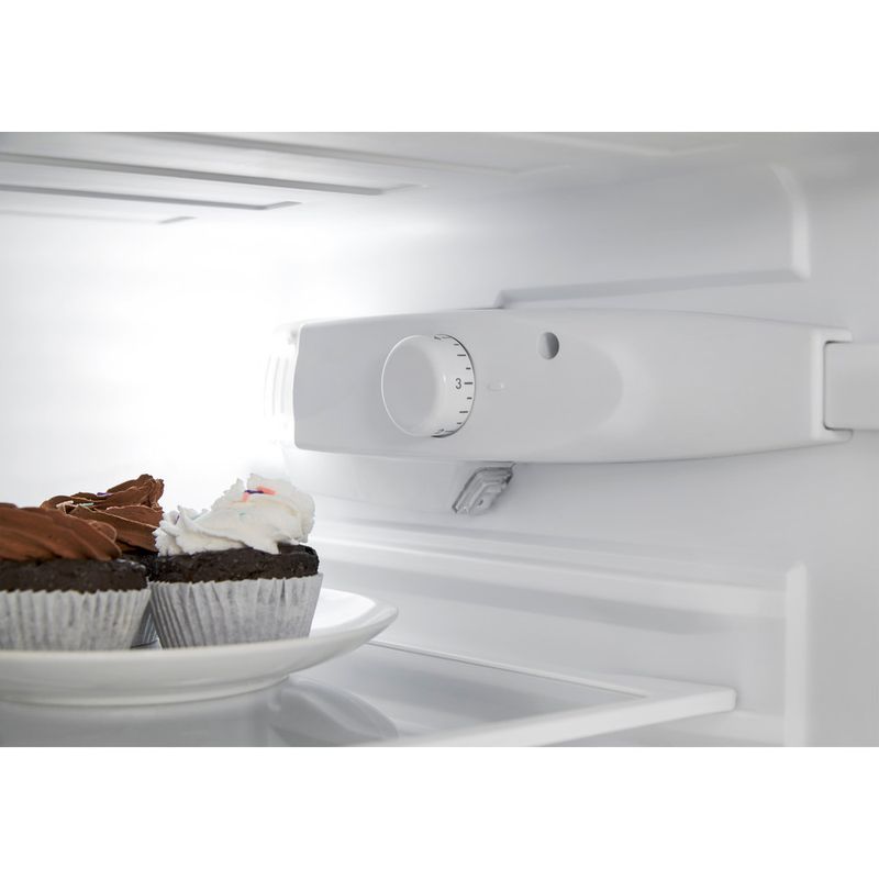 Indesit-Combine-refrigerateur-congelateur-Pose-libre-CAA-55-NX-1-Inox-2-portes-Lifestyle-control-panel