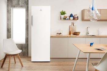 Indesit Réfrigérateur Pose-libre SI6 1 W Blanc Lifestyle frontal