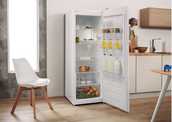 Indesit Réfrigérateur Pose-libre SI6 1 W Blanc Lifestyle perspective open