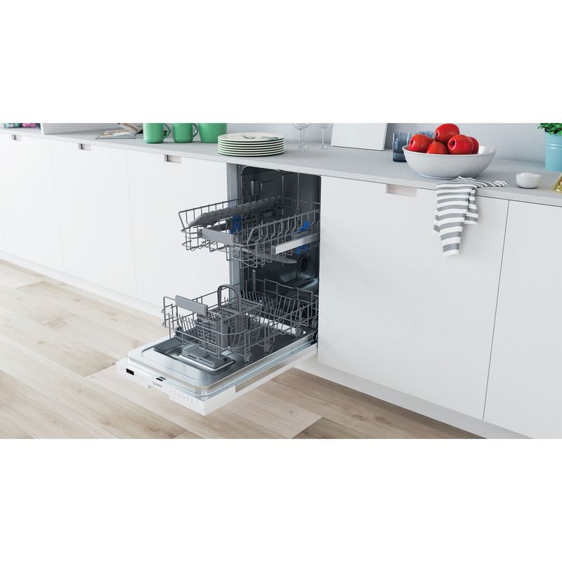 Indesit-Lave-vaisselle-Encastrable-DSIC-3M19-Tout-integrable-F-Lifestyle-perspective-open