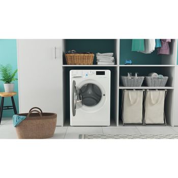 Indesit-Lave-linge-Pose-libre-BWE-101483X-WS-EU-N-Blanc-Lave-linge-frontal-D-Lifestyle-frontal-open