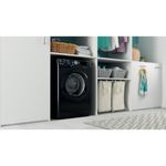 Indesit-Lave-linge-Pose-libre-BWE91284XKFR-N-Noir-Lave-linge-frontal-C-Lifestyle-perspective