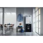 Indesit-Lave-linge-Pose-libre-BWE91284XKFR-N-Noir-Lave-linge-frontal-C-Lifestyle-people