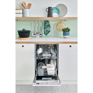 Lave-vaisselle intégrable Indesit: Gain de place 45cm, couleur silver - DSIO 3T224 CE
