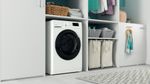 Indesit Lavante-séchante Pose-libre BDE 96435 9WB FR Blanc Lave-linge frontal Lifestyle perspective