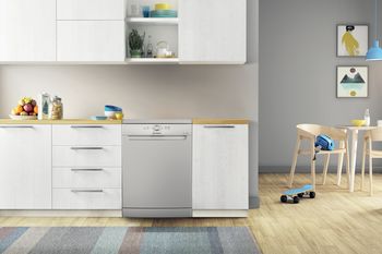 Indesit-Lave-vaisselle-Pose-libre-D2F-HK26-S-Pose-libre-E-Lifestyle-frontal