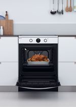 Indesit Cuisinière IS67IQ8CCX/FR Inox Electrique Lifestyle frontal open