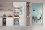 Indesit-Combine-refrigerateur-congelateur-Encastrable-INC18D021A1-FR-Blanc-2-portes-Lifestyle-frontal-open