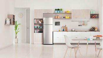 Indesit-Combine-refrigerateur-congelateur-Pose-libre-IT60-732-S-FR-New-Silver-–-ARC-1035-2-portes-Lifestyle-frontal
