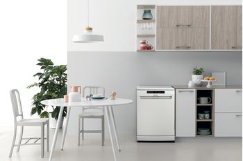 Indesit Lave-vaisselle Pose-libre IN2FC14BN70W Pose-libre C Lifestyle frontal