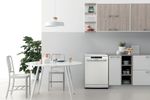 Indesit Lave-vaisselle Pose-libre I0FD561W Pose-libre A Lifestyle frontal